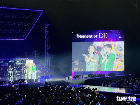 Dong Hae và Eun Hyun (Super Junior D&E) đọc thư và giao lưu với người hâm mộ - Ảnh: MI LY Dong Hae và Eun Hyun (Super Junior D&E) đọc thư và giao lưu với người hâm mộ - Ảnh: MI LY