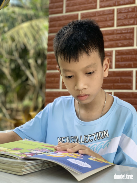 Đào Khương Duy rất đam mê đọc sách - Ảnh: HOÀI PHƯƠNG Đào Khương Duy rất mê đọc sách - Ảnh: HOÀI PHƯƠNG