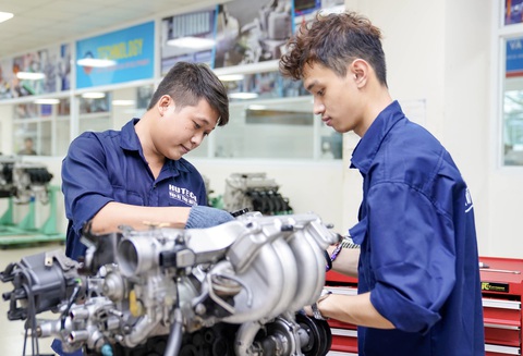 Thí sinh thi khoa học tự nhiên teo tóp, trường đại học chật vật xét tuyển - Ảnh 1. Nguồn xét tuyển cho khối ngành kỹ thuật ngày càng teo tóp - Ảnh: XUÂN DUNG