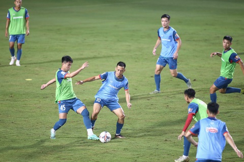 Tuyển Việt Nam mất Đoàn Văn Hậu vì chấn thương - Ảnh 4. Trong tháng 9, U23 và tuyển Việt Nam có kế hoạch thi đấu bận rộn - Ảnh: H.TÙNG