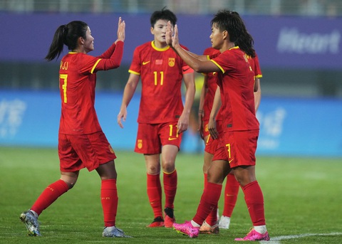 Tuyển nữ Thái Lan và Philippines bị 'nhấn chìm' ở tứ kết Asiad 19 - Ảnh 1. Tuyển nữ Trung Quốc giành vé vào bán kết môn bóng đá nữ Asiad 19 - Ảnh: TÂN HOA XÃ