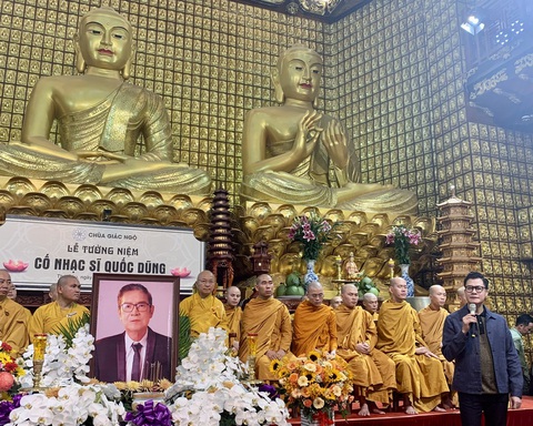 Ca sĩ Quang Dũng xúc động khi nhắc về cố nhạc sĩ - Ảnh: HOÀI PHƯƠNG Ca sĩ Quang Dũng xúc động khi nhắc về cố nhạc sĩ - Ảnh: HOÀI PHƯƠNG