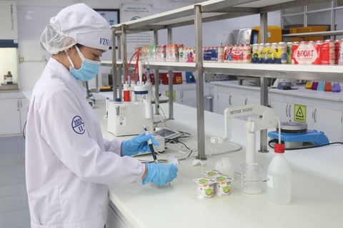 Sau sữa đặc ông Thọ, sữa chua Vinamilk tính đường tham gia vào thị trường tỉ dân - Ảnh 3. Sản phẩm sữa chua sầu riêng được nghiên cứu phát triển cho thị trường Trung Quốc - Ảnh: VI NAM