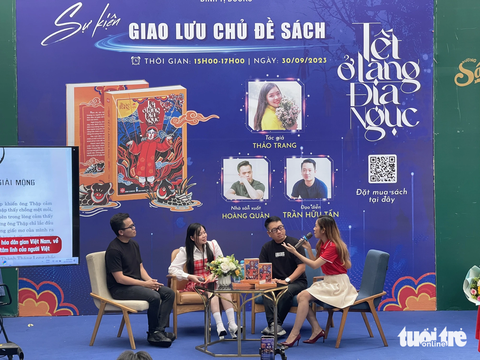 Đạo diễn 'Tết ở làng Địa Ngục' áp lực trước các tác phẩm của Victor Vũ - Ảnh 1. Từ trái qua: Nhà sản xuất Hoàng Quân, tác giả Thảo Trang, đạo diễn Trần Hữu Tấn - Ảnh: THÁI THÁI
