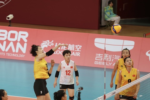 Tuyển bóng chuyền nữ Việt Nam ra quân thuận lợi ở Asiad 19 - Ảnh 3. Thanh Thúy được cho nghỉ ngơi để dưỡng sức trước Nepal - Ảnh: ĐỨC KHUÊ