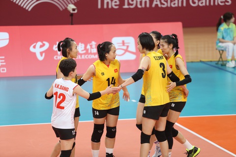 Tuyển bóng chuyền nữ Việt Nam ra quân thuận lợi ở Asiad 19 - Ảnh 1. Các cô gái Việt Nam không gặp nhiều khó khăn trước Nepal - Ảnh: ĐỨC KHUÊ
