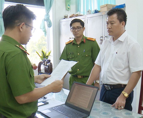 Lừa đảo gần 26 tỉ đồng, giám đốc công ty ở Bạc Liêu bị bắt - Ảnh 1. Nguyễn Minh Tân bị bắt về hành vi lừa đảo chiếm đoạt tài sản gần 26 tỉ đồng - Ảnh: VŨ PHONG