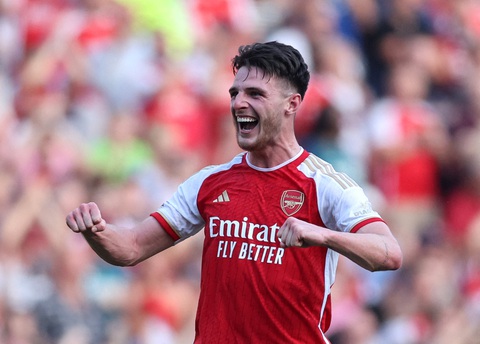 Arsenal đánh bại Man United nhờ hai bàn thắng ở phút bù giờ - Ảnh 5. Niềm vui của Declan Rice sau khi ghi bàn vào lưới Man United - Ảnh: REUTERS