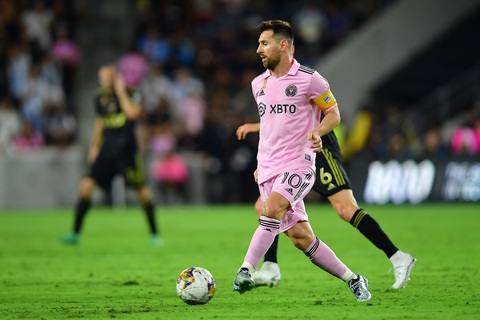 Messi lập cú đúp kiến tạo giúp Inter Miami thắng Los Angeles FC - Ảnh 1. Messi lập cú đúp kiến tạp giúp Inter Miami đánh bại Los Angeles FC - Ảnh: REUTERS