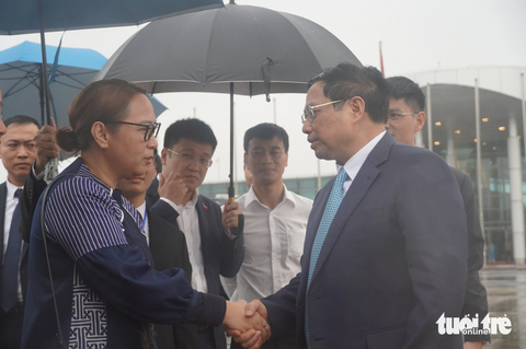 Thủ tướng Phạm Minh Chính đi Indonesia dự Hội nghị cấp cao ASEAN lần thứ 43 - Ảnh 1. Đại biện Đại sứ quán Indonesia tiễn Thủ tướng tại sân bay - Ảnh: N.AN