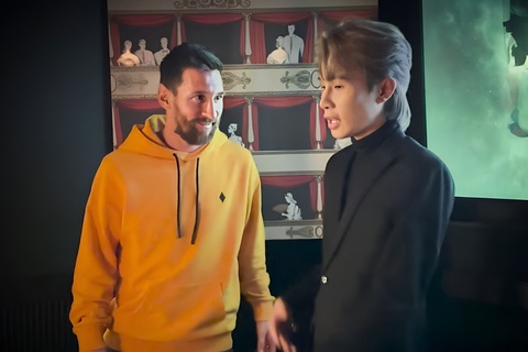 Jack và Messi trong MV "Từ nơi tôi sinh ra" - Ảnh: Cắt từ clip Jack và Messi trong MV "Từ nơi tôi sinh ra" - Ảnh: Cắt từ clip