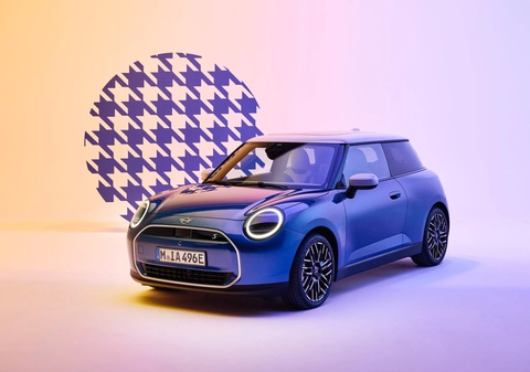 Mini Cooper đời mới ra mắt - Ảnh 1. MINI Cooper đời mới giữ lại bộ khung "truyền thống" nhưng mượt mà, tinh xảo và sang trọng hơn - Ảnh: Mini