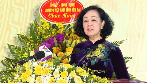 Thường trực Ban Bí thư dự lễ khai giảng tại Yên Bái - Ảnh 3. Thường trực Ban Bí thư Trương Thị Mai phát biểu tại lễ khai giảng - Ảnh: MỸ VÂN