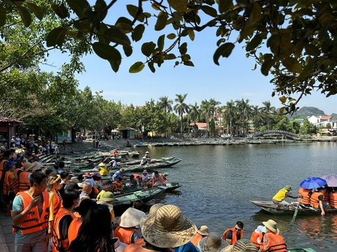 Hà Nội, Quảng Ninh, Ninh Bình ‘bùng nổ’ du lịch dịp lễ Quốc khánh 2-9 - Ảnh 1. Khu du lịch Tam Cốc - Bích Động (Ninh Bình) mở cửa đón khách trở lại trong dịp lễ Quốc khánh 2-9 - Ảnh: Sở Du lịch Ninh Bình