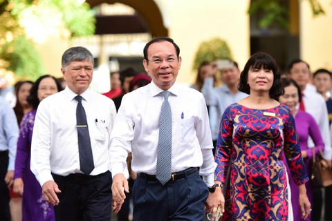 Bí thư Thành ủy TP.HCM Nguyễn Văn Nên dự lễ khai giảng tại trường THPT Nguyễn Thị Minh Khai ( Q.3, TP.HCM) - Ảnh: DUYÊN PHAN Bí thư Thành ủy TP.HCM Nguyễn Văn Nên dự lễ khai giảng tại Trường THPT Nguyễn Thị Minh Khai (Q.3, TP.HCM) - Ảnh: DUYÊN PHAN
