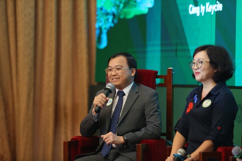 Thương hiệu sữa trị giá 3 tỉ đô được vinh danh top 5 toàn cầu về tính bền vững - Ảnh 3. Ông Lê Thành Liêm - giám đốc Điều hành tài chính Vinamilk - chia sẻ về thực tế triển khai các chiến lược phát triển bền vững tại Vinamilk - Ảnh: VINAMILK