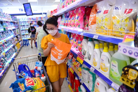 76% người tiêu dùng Việt ưa thích hàng nội - Ảnh 1. Saigon Co.op ưu tiên chọn những đơn vị có uy tín cao trên thị trường và có năng lực sản xuất lớn, sở hữu dây chuyền thiết bị và hệ thống quản lý hiện đại - Ảnh: QUANG ĐỊNH