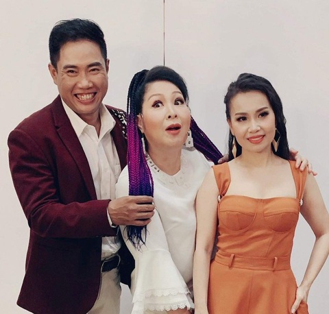 Từ trái qua, nhạc sĩ Minh Vy, NSND Hồng Vân và ca sĩ Cẩm Ly - Ảnh: NVCC Từ trái qua, nhạc sĩ Minh Vy, NSND Hồng Vân và ca sĩ Cẩm Ly - Ảnh: NVCC
