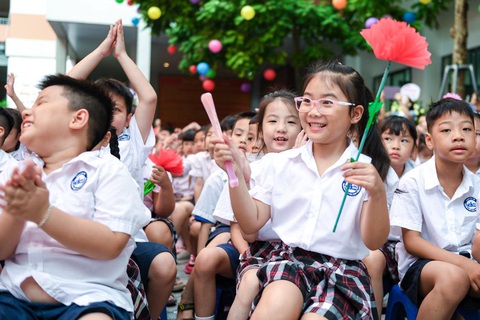 Học sinh Trường tiểu học Chu Văn An, Tây Hồ, Hà Nội dự lễ khai giảng năm học mới trong sáng 5-9 - Ảnh: NAM TRẦN Học sinh Trường tiểu học Chu Văn An, Tây Hồ, Hà Nội dự lễ khai giảng năm học mới trong sáng 5-9 - Ảnh: NAM TRẦN