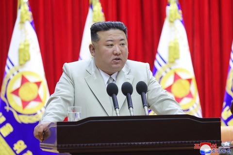 Phương Tây lo gì về khả năng Triều Tiên bán vũ khí cho Nga? - Ảnh 1. Nhà lãnh đạo Triều Tiên Kim Jong Un - Ảnh: REUTERS/KCNA