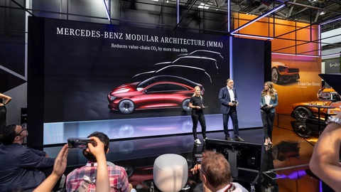 Mercedes-Benz nhá hàng GLA, GLB mới - Ảnh 1. Bức ảnh teaser duy nhất hé lộ một phần thiết kế CLA Shooting Brake, GLA và GLB đời mới trong tương lai - Ảnh: Carscoops