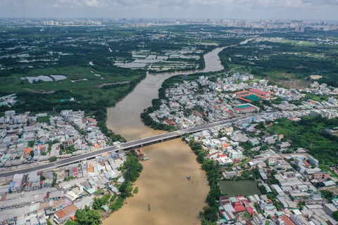 Bất động sản Nhà Bè chuyển mình đón sóng hạ tầng - Ảnh 1. Cầu rạch Cây Khô thuộc xã Phước Lộc, huyện Nhà Bè kết nối huyện Nhà Bè và huyện Bình Chánh - Ảnh: QUỲNH TRẦN