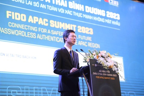 Hội nghị FIDO: Thúc đẩy hợp tác trong triển khai xác thực mạnh không mật khẩu - Ảnh 1. Ông Trần Đăng Khoa, phó cục trưởng phụ trách Cục An toàn thông tin phát biểu tại hội nghị