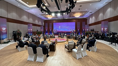 Thủ tướng Phạm Minh Chính: ASEAN đang ở tâm điểm vòng xoáy cạnh tranh nước lớn - Ảnh 3. Toàn cảnh phiên họp hẹp của các lãnh đạo ASEAN ngày 5-9 - Ảnh: NHẬT BẮC