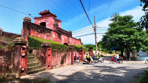 Dân bị giải tỏa vì thành cổ Diên Khánh tái định cư ngay thị trấn - Ảnh 1. Mặt trong cổng Tây di tích cấp quốc gia thành cổ Diên Khánh (Khánh Hòa) - Ảnh: PHAN SÔNG NGÂN