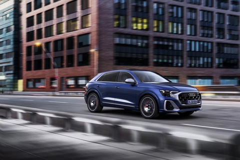 Audi Q8 facelift với đèn ban ngày tự do cho phép người dùng tự thiết kế - Ảnh 2. Người dùng có thể tùy biến giao diện đèn ban ngày và đèn hậu trên Audi Q8 2024 - Ảnh: Audi