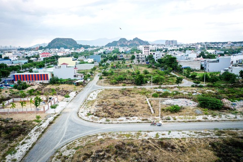 Mua đất 15 năm, chua cay đòi sổ - Ảnh 1. Hiện trạng dự án khu đô thị Phú Mỹ An do Công ty 579 đầu tư - Ảnh: TẤN LỰC