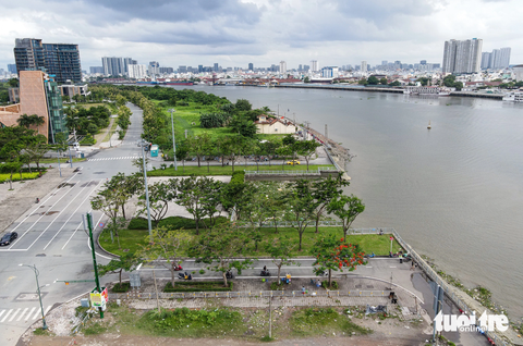 Một phần bờ sông Sài Gòn còn hoang sơ, được TP.HCM đề xuất xây sửa - Ảnh 8. Khu vực trong bờ, nóc hầm Thủ Thiêm dự kiến đặt thêm các đu quay, cầu đi bộ, trụ trang trí, khung vòm cảnh quan...