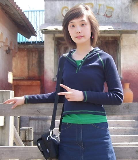 Ác nữ 'The Glory' thừa nhận là thành viên nhóm chuyên tống tiền, hành hung, lăng mạ người khác - Ảnh 2. Kim Hieora ở trường cấp hai - Ảnh: Dispatch