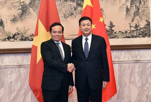 Phó Thủ tướng Trần Lưu Quang hội kiến Bộ trưởng Công an Trung Quốc - Ảnh 1. Phó thủ tướng Việt Nam Trần Lưu Quang (trái) đã có cuộc hội kiến với Bộ trưởng Bộ Công an Trung Quốc Vương Tiểu Hồng hôm 5-9 - Ảnh: BỘ NGOẠI GIAO VIỆT NAM