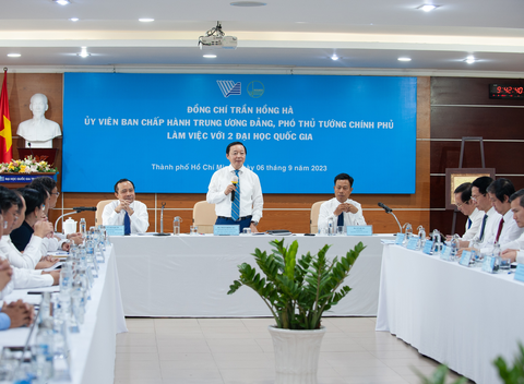 Đào tạo ngành ‘nóng’ không phải nhiệm vụ chiến lược của đại học quốc gia - Ảnh 1. Phó thủ tướng Trần Hồng Hà trong buổi làm việc với hai đại học quốc gia - Ảnh: ĐHQGTP.HCM