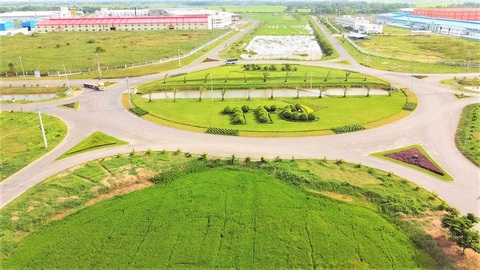 TTC IZ ngày càng hoàn chỉnh hạ tầng kỹ thuật, công tác cảnh quan khu công nghiệp, xây dựng khu công nghiệp sinh thái thông minh theo định hướng phát triển xanh bền vững. Ảnh: Đ.H TTC IZ ngày càng hoàn chỉnh hạ tầng kỹ thuật, công tác cảnh quan khu công nghiệp, xây dựng khu công nghiệp sinh thái thông minh theo định hướng phát triển xanh bền vững - Ảnh: Đ.H