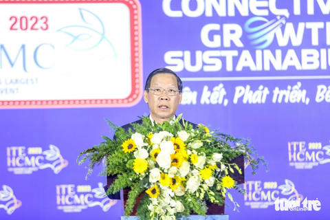 ITE HCMC thúc đẩy tăng trưởng khách quốc tế đến Việt Nam - Ảnh 2. Chủ tịch TP.HCM Phan Văn Mãi nhấn mạnh vai trò của ITE HCMC trong nhiều năm qua đối với sự phát triển của ngành du lịch - Ảnh: PHƯƠNG QUYÊN