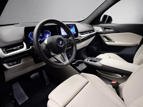 SUV điện rẻ nhất đội hình BMW ra mắt - Ảnh 2. Phần lớn nội và ngoại thất xe tương đồng với bản thấp nhất cũ, tuy nhiên hệ truyền động được hạ thông số xuống một chút giúp tăng tầm vận hành - Ảnh: BMW