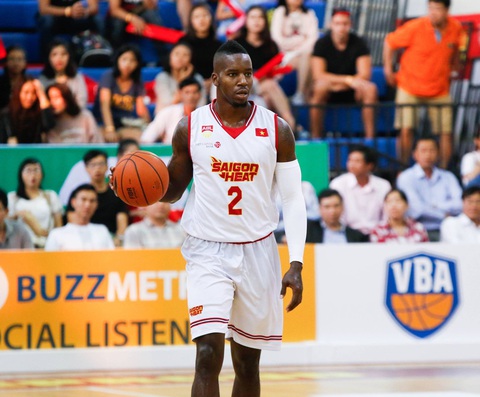 Hanoi Buffaloes bất ngờ thay ngoại binh trước bán kết VBA 2023 - Ảnh 2. Lenny Daniel khoác áo Saigon Heat tại ABL - Ảnh: VBA