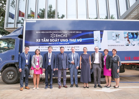 Hội thảo quốc tế về phẫu thuật tái sinh thẩm mỹ thu hút nhiều chuyên gia - Ảnh 5. Bệnh viện Thẩm mỹ EMCAS triển khai chương trình tầm soát ung thư vú miễn phí cho chị em phụ nữ tại quận 1, TP.HCM
