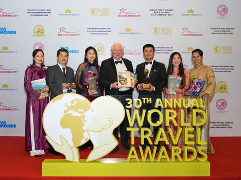 Vietnam Airlines nhận bốn giải thưởng từ World Travel Awards - Ảnh 3. Vietnam Airlines nhận giải thưởng "Hãng hàng không hàng đầu châu Á về tạp chí trên không" - Ảnh: VNA