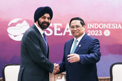 Thủ tướng Phạm Minh Chính gặp Chủ tịch World Bank Ajay Banga - Ảnh: DƯƠNG GIANG