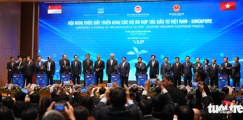 Thủ tướng Phạm Minh Chính và Thủ tướng Singapore Lý Hiển Long chủ trì hội nghị thúc đẩy các dự án hợp tác Việt Nam - Singapore ngày 29-8, trong đó nổi bật là sẽ phát triển các khu công nghiệp VSIP tại nhiều tỉnh, thành phố trong cả nước - Ảnh: T.D. Thủ tướng Phạm Minh Chính và Thủ tướng Singapore Lý Hiển Long chủ trì hội nghị thúc đẩy các dự án hợp tác Việt Nam - Singapore ngày 29-8, trong đó nổi bật là sẽ phát triển các khu công nghiệp VSIP tại nhiều tỉnh, thành phố trong cả nước - Ảnh: T.D.