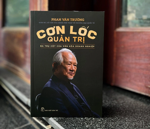 Tin tức xem - nghe cuối tuần: Hồng Vân, Kim Tử Long đấu giá trong "Sàn chiến giọng hát" - Ảnh 5. Sách của giáo sư Phan Văn Trường - Ảnh: NXB Trẻ