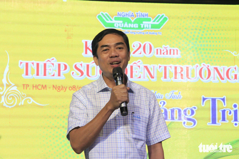Tròn 20 năm Câu lạc bộ Nghĩa tình Quảng Trị cần mẫn 'đưa đò sang sông' - Ảnh 5. Phó tổng biên tập báo Tuổi Trẻ Nguyễn Khắc Cường cảm ơn Câu lạc bộ Nghĩa tình Quảng Trị đã đồng hành xuyên suốt cùng báo 20 năm qua - Ảnh: CÔNG TRIỆU