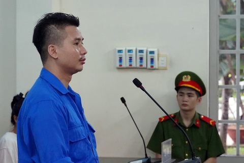 Giết người dã man, ra tòa lạnh lùng, lãnh án tử hình - Ảnh 1. Bị cáo Hoàng Đức Long lãnh án tử hình - Ảnh: Đ.H.