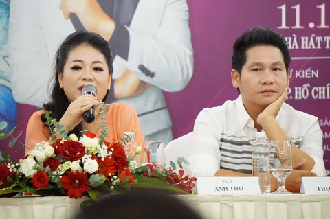 Ca sĩ Anh Thơ, Trọng Tấn chia sẻ thông tin với báo chí - Ảnh: T.ĐIỂU Ca sĩ Anh Thơ, Trọng Tấn chia sẻ thông tin với báo chí - Ảnh: T.ĐIỂU
