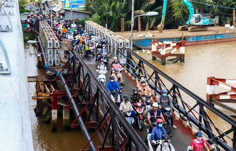 Tin tức sáng 29-12: Công ty nhà bà Phương Hằng nhận phạt 85 triệu đồng- Ảnh 9. Cầu Long Kiểng - Ảnh: CHÂU TUẤN