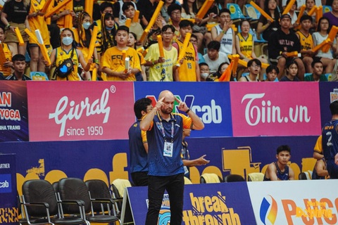 ‘Em út’ VBA quyết tâm đòi nợ Hanoi Buffaloes - Ảnh 5. HLV Predrag Lukic đặt mục tiêu vượt qua Hanoi Buffaloes - Ảnh: VBA