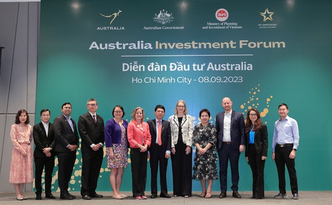 Đại diện chính phủ Việt Nam và Úc cùng các diễn giả tại Diễn đàn Đầu tư Úc 2023, ngày 8-9 - Ảnh: AUSCHAM Đại diện chính phủ Việt Nam và Úc cùng các diễn giả tại Diễn đàn Đầu tư Úc 2023, ngày 8-9 - Ảnh: AUSCHAM